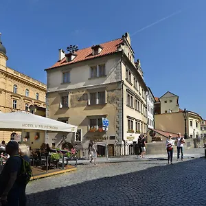 U 3 Pstrosu 4* Praga